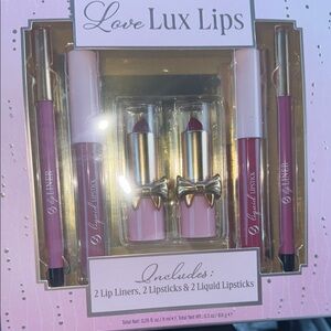 Love Lux Lips Makeup Set with Lip Liners and Lipsticks